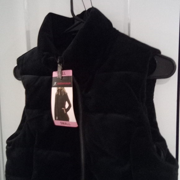 Zx Zeroxposur Black Velvety Puff Vest NWT - Picture 3 of 14